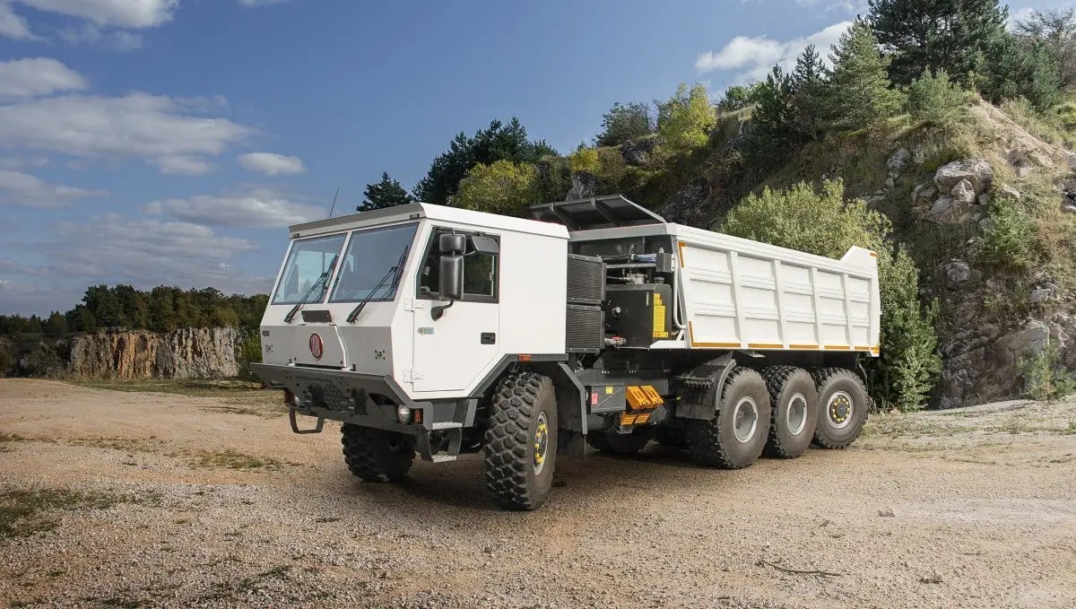 Tatra truck with hydrogen fuel cells